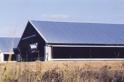 0603 Usa F Broiler Housi Opt1