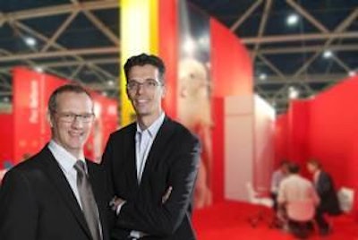 Izq. a der.: Bart Aangenendt de Pas Reform Hatchery Technologies y Harm Langen de LAN Handling Systems.