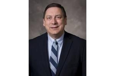 Sr. Jerry Dreyer, gerente de marketing internacional para Hy-Line