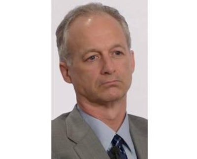 El Dr. Bruce Stewart-Brown, vicepresidente de inocuidad y calidad alimentaria de Perdue Farms señaló que la vacunación de los reproductores es muy eficaz en la producción de parvadas sanas.