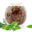 The role of antioxidants in pet food continues to evolve, as natural trends and innovation take center stage. | Videka (Diana Pet Food)