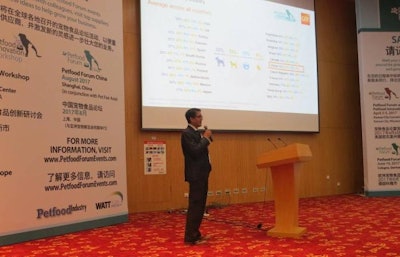 During Petfood Forum China 2016, Pushan Tagore of GfK presented data on the Chinese retail pet food market and drivers for growth of the market. l Debbie Phillips-Donaldson