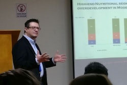 Arturo Valdez-Ambriz, consumer and retail director for GfK Mexico, presented pet food retail sales data during Petfood Industry’s Tecnología de Alimentos para Mascotas (TAM): Innovación en Dietas Superpremium (Pet Food Technology: Innovation in Superpremium Diets). | photo by Tim Wall