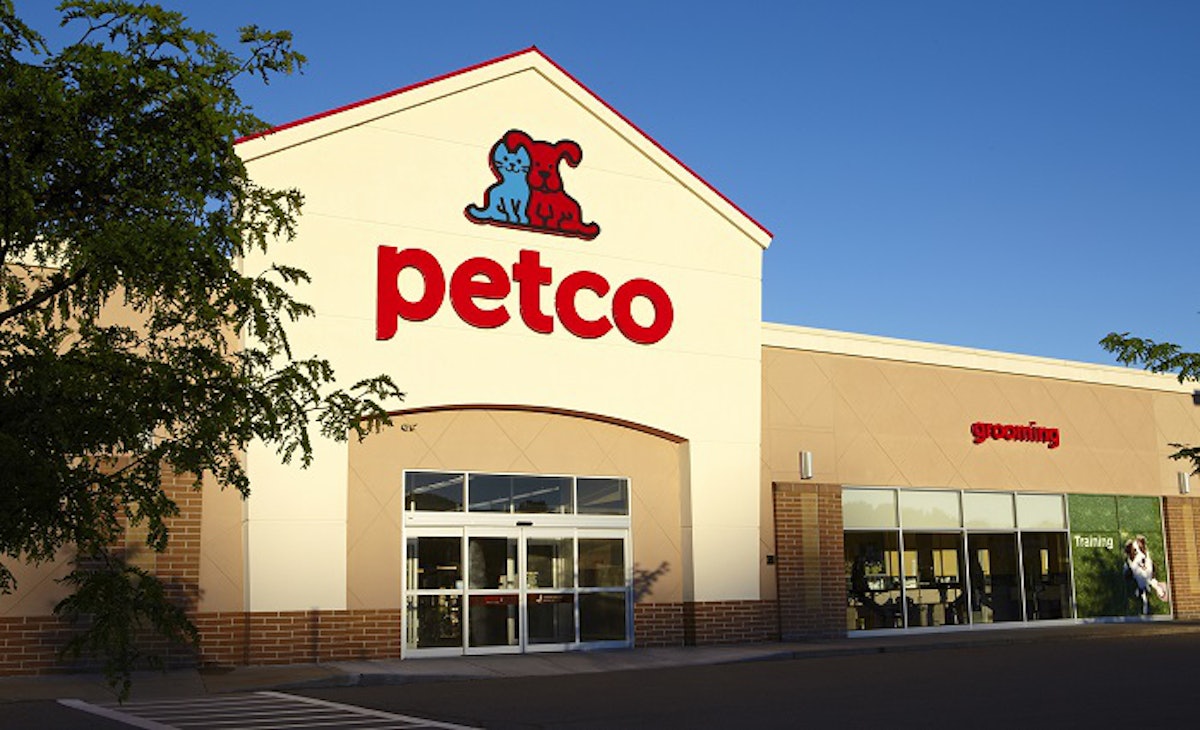 Petco PetSmart draw more US dog food buyers than cat PetfoodIndustry