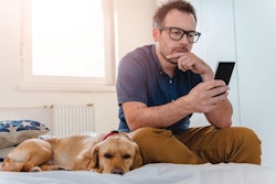 As more pet owners turn at least some of the time to shopping for their pets online, it’s wise to understand the dynamics of e-commerce — and how to make the most of them. (kerkezz | AdobePhoto.com)