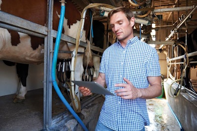 Dairy Farmer Uses Tablet