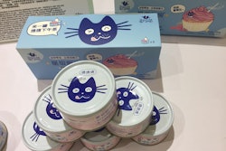 An interesting pet food packaging concept from China: upside-down cans with graphics on the bottom. l Debbie Phillips-Donaldson