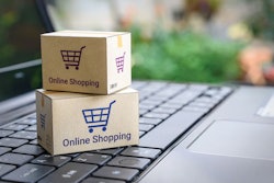 E-commerce is becoming more and more of a powerhouse in the pet food world; unsurprisingly, the current pandemic is playing a part. | (William Potter | Shutterstock.com)
