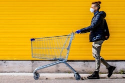 Pet owner shopping patterns have changed in the last three months as more buyers head online to make their pet food purchases. | (Zivica Kerkez | Shutterstock.com)