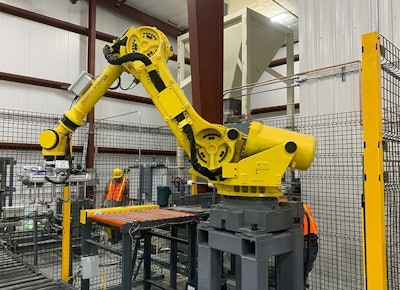 Fanuc robotic bag palletizer for barley and malt