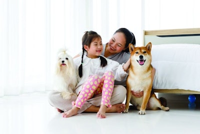 Family-with-pets