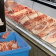 California Safe Soil works with supermarkets to obtain meat past its sell-by date, but still fresh and safe, preserving the cold chain to quickly convert it into pet food ingredients.