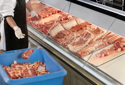 California Safe Soil works with supermarkets to obtain meat past its sell-by date, but still fresh and safe, preserving the cold chain to quickly convert it into pet food ingredients.