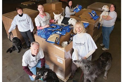 Wellpet Foundation Volunteers 2 1510 Pe Tservice