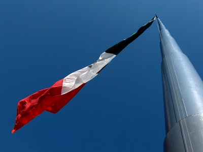 Mexican Flag Acapulco 1419502