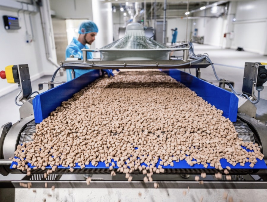 How Kormotech is growing its pet food business during war