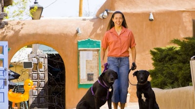 Pfi latina Woman Dog Adobe Mexico
