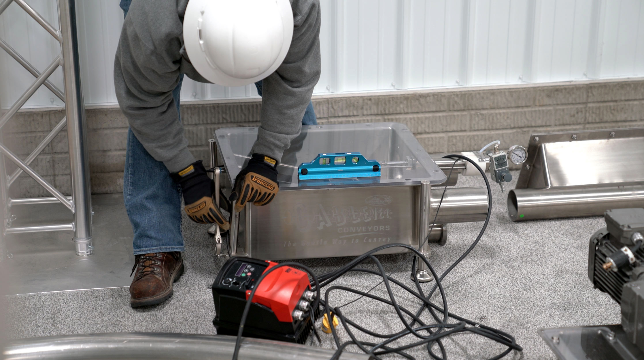 Animal feed processors seeking top conveyor performance from the start rely on expert-supervised installation and commissioning to ensure they will be ready to run products on time, at the necessary volumes.