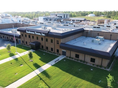 The Wayne-Sanderson Farms’ Tyler, Texas, facility houses a wastewater treatment facility consisting of two-stage offal physical screening, dissolved air flotation, anaerobic treatment with flow equalization, activated sludge treatment, UV disinfection and an energy-producing biogas operation.