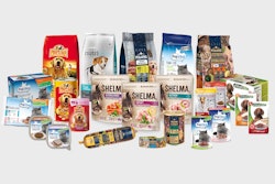 Partner in Pet Food supplies retailers, discounters, specialty pet retailers and online specialists in 38 countries with a range of dry, wet and semi-moist cat and dog food and snacks.
