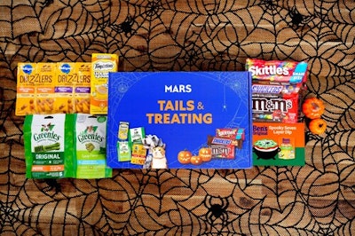Mars Tails & Treating Packs combine human Halloween candy with pet treats for dogs and cats in a single offering.