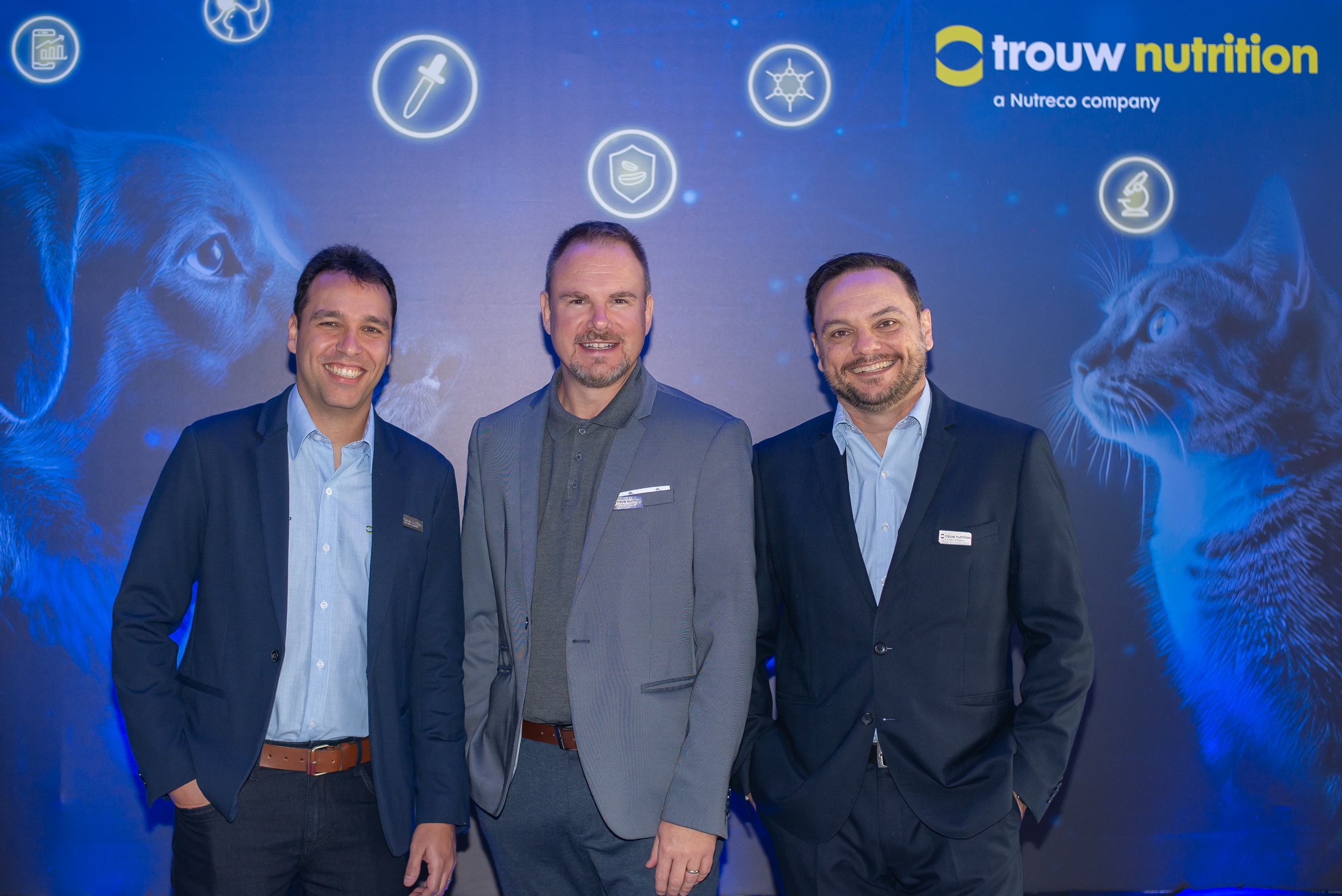 From left to right: Trouw Nutrition's PET Species Leader in Latin America, Felipe Cabanne, Trouw's Head of Strategic Marketing in Latin America, Frederico Glaser, and Trouw Nutrition's General Director for Latin America, Augusto Adami.
