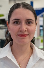 Daniela Headshot 90px