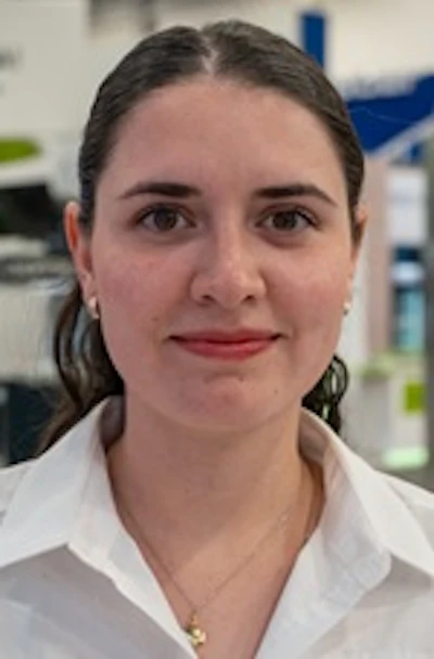 Daniela Headshot 90px