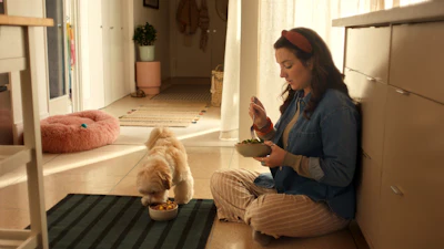 Inspired by the everyday ritual of catching up while preparing meals, Freshpet said “Kitchen Conversations” captures the natural conversations that unfold in the kitchen between loved ones.