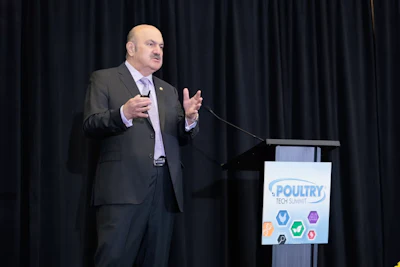 Ramin Karimpour, TARGAN's founder and CEO, explaining the benefits of AI-forward chick sex-sorting technology at the 2025 Poultry Tech Summit. (WATT Global Media)