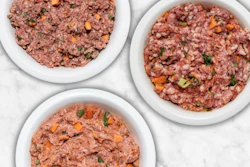 With the addition of raw food, Natural Hounds franchisees now offer six product lines: fresh cooked meals, raw food, treats and supplements, memberships, local delivery and sample packs.