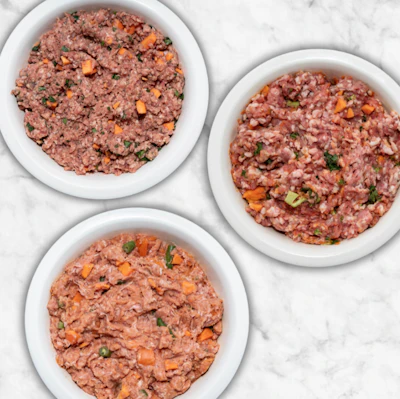 With the addition of raw food, Natural Hounds franchisees now offer six product lines: fresh cooked meals, raw food, treats and supplements, memberships, local delivery and sample packs.